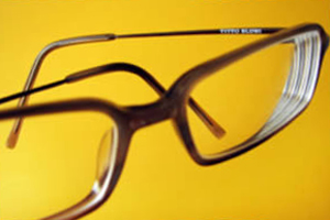 Eyeglasses Picture by hiromy on Flckr original at http://www.flickr.com/photos/hiromy/126394001/sizes/o/